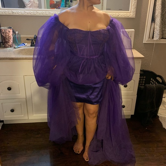 Dress - Picture 3 of 9